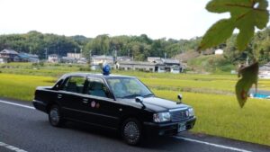 【2025年最新版】大阪タクシー正社員の平均月収はいくら？未経験から安定収入を得る方法を解説