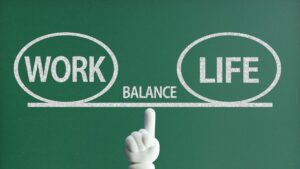 タクシー運転手は副業と両立可能？大阪のタクシー会社の正社員の働き方